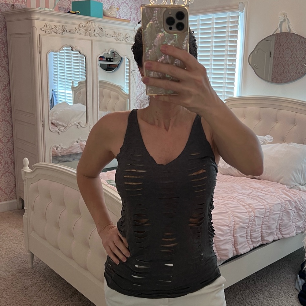 Cut-out tank - Picture 4 of 4